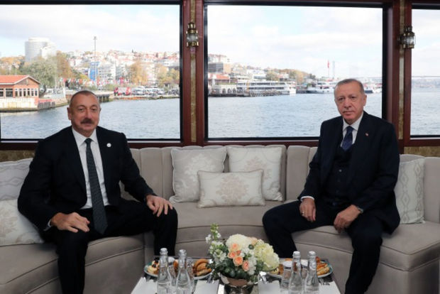 ilham-eliyev-ve-receb-tayyib-erdogan-arasinda-semimi-sohbet-video